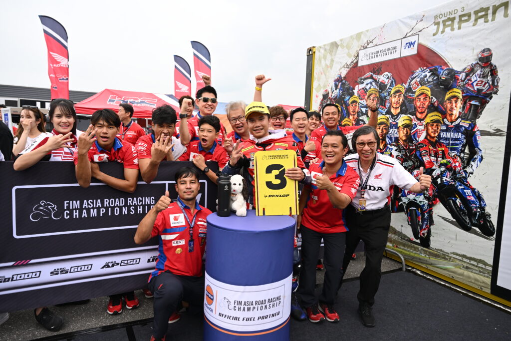 Race2 ARRC1000 R3 01